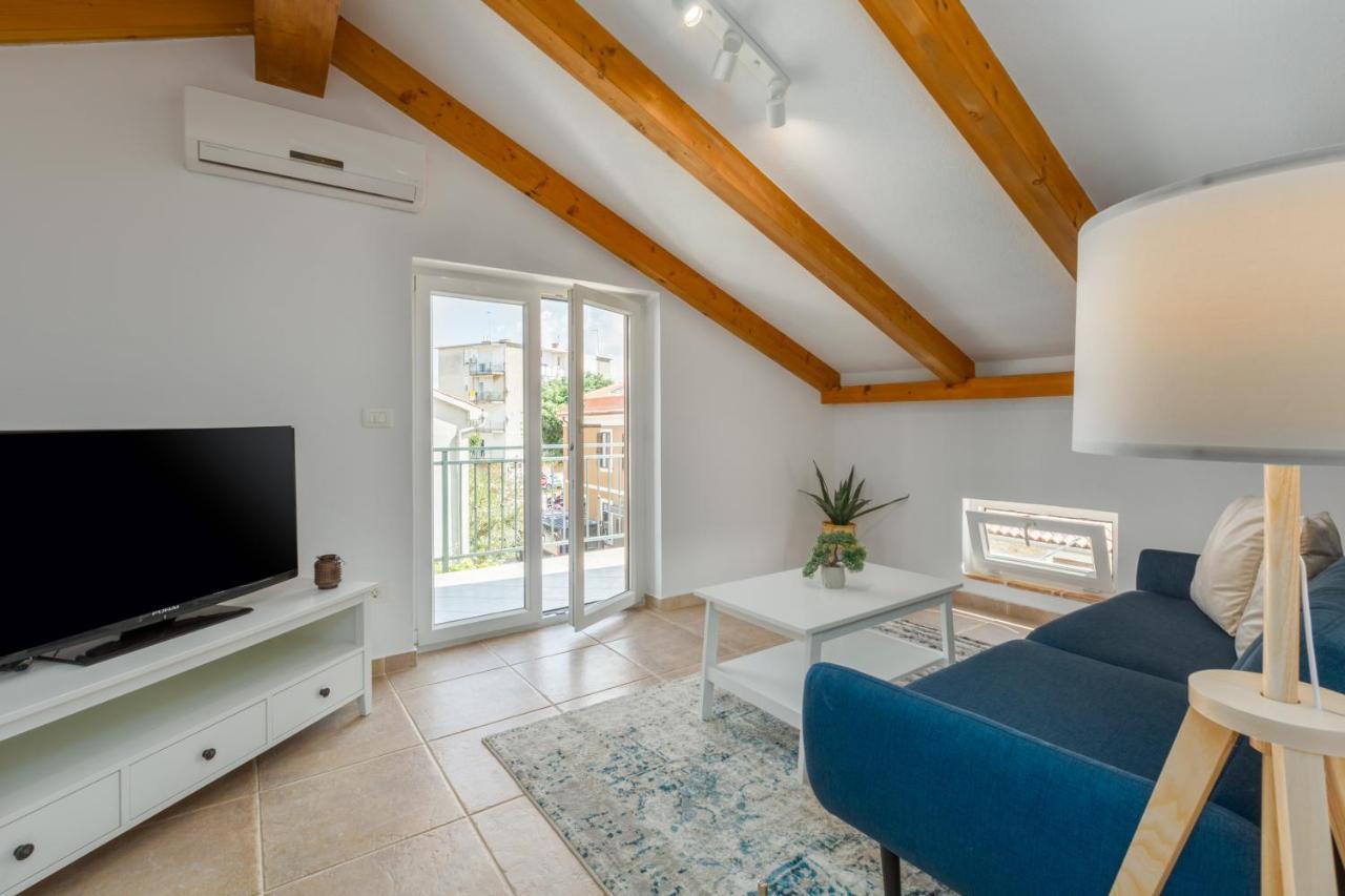 Apartments Agata Novigrad Istria Exterior foto